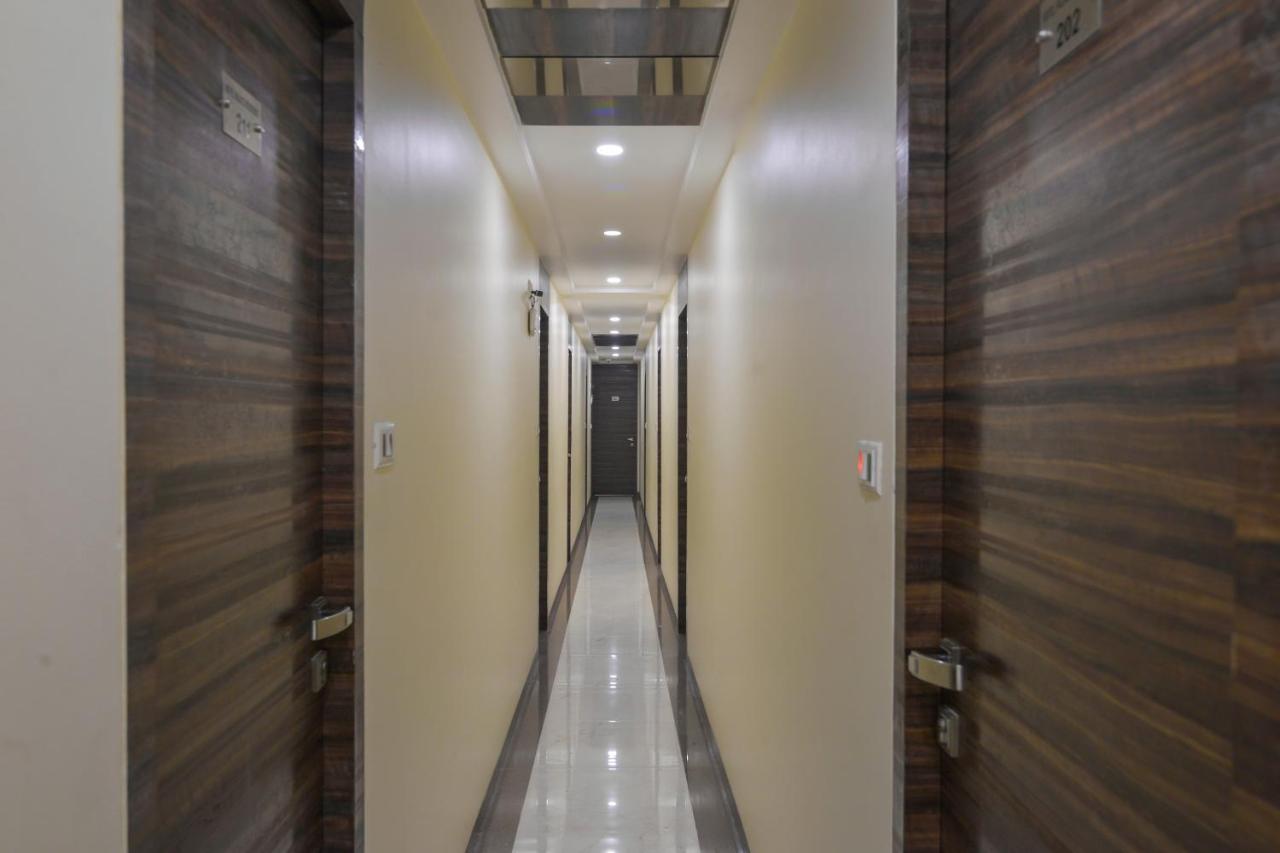 Hotel Palace Residency Near Lokmanya Tilak Terminus Мумбаи Экстерьер фото