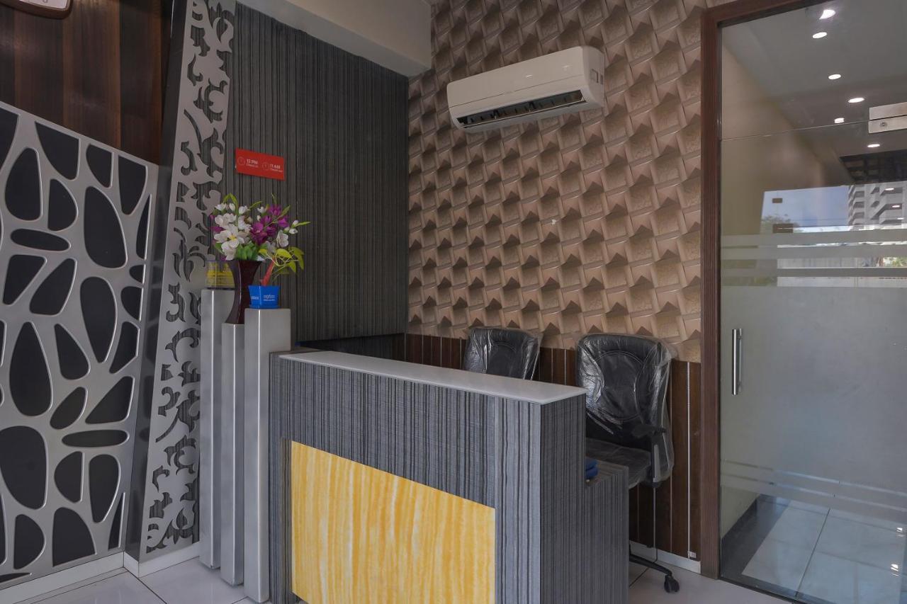 Hotel Palace Residency Near Lokmanya Tilak Terminus Мумбаи Экстерьер фото