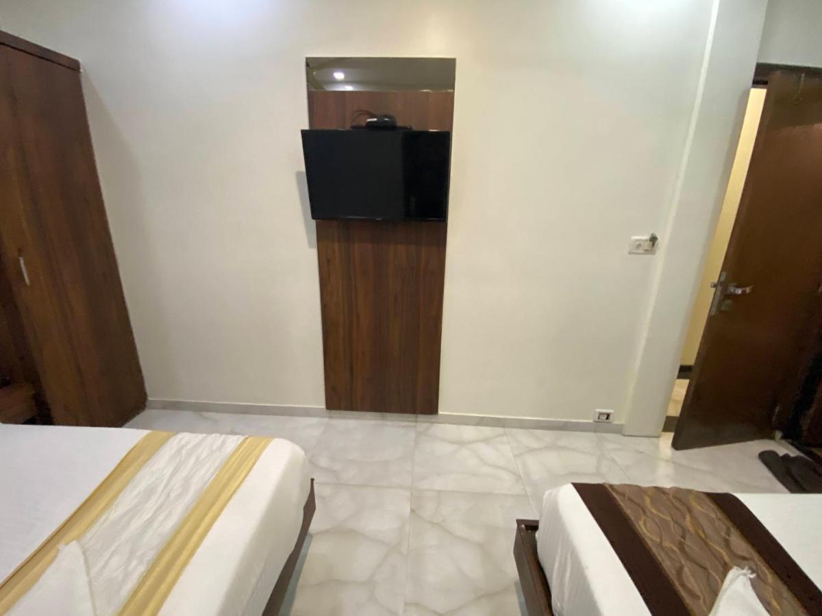Hotel Palace Residency Near Lokmanya Tilak Terminus Мумбаи Экстерьер фото