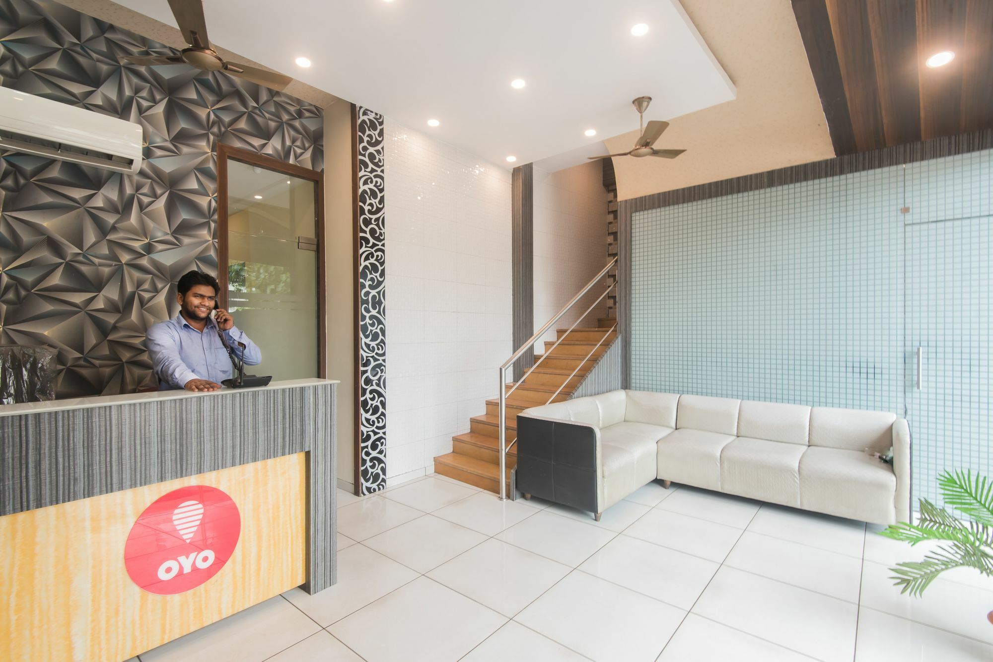 Hotel Palace Residency Near Lokmanya Tilak Terminus Мумбаи Экстерьер фото