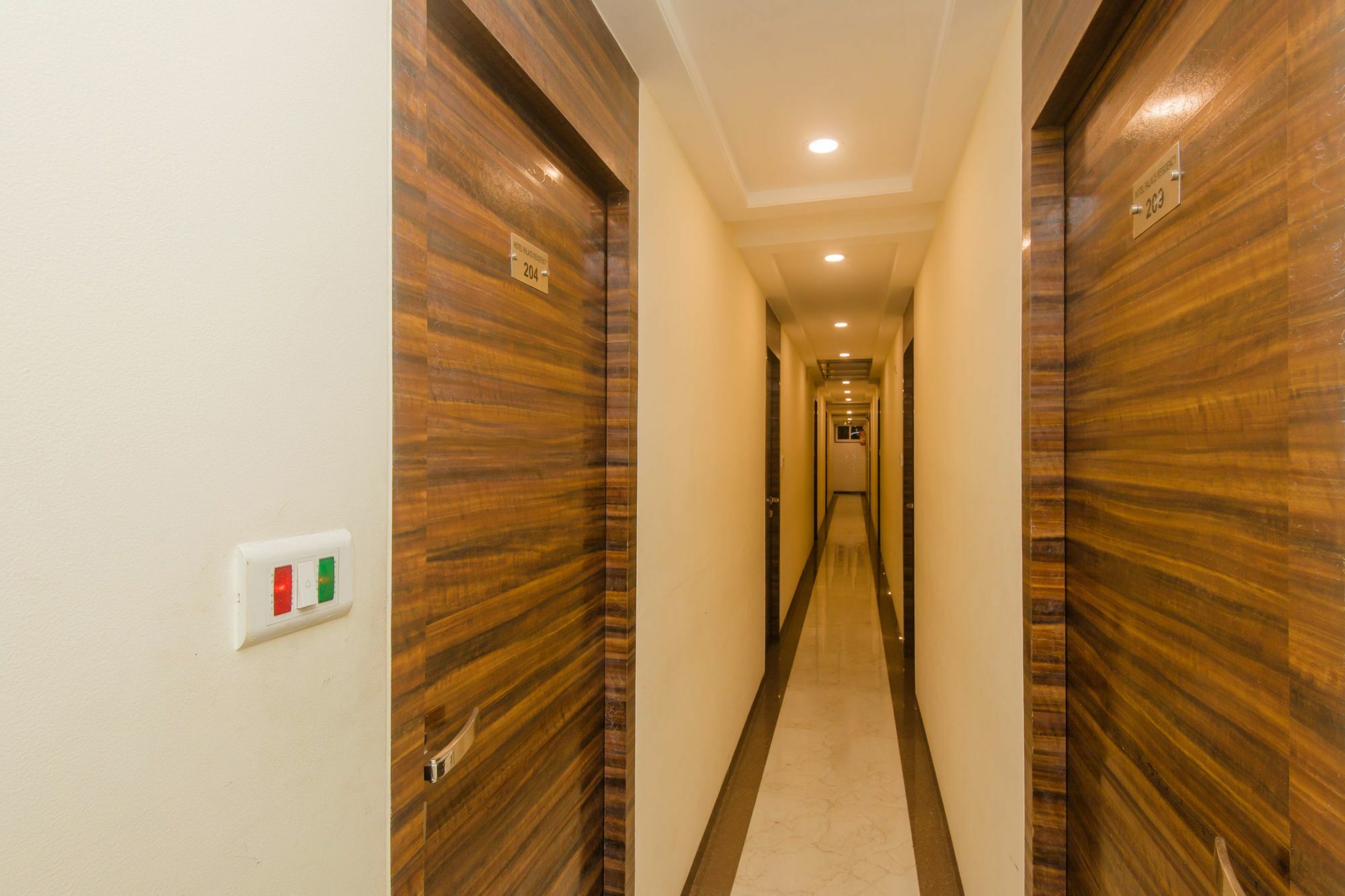 Hotel Palace Residency Near Lokmanya Tilak Terminus Мумбаи Экстерьер фото